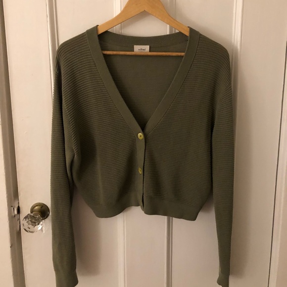 Light Cropped Cardigan in Sage Forset - Picture 5 of 5